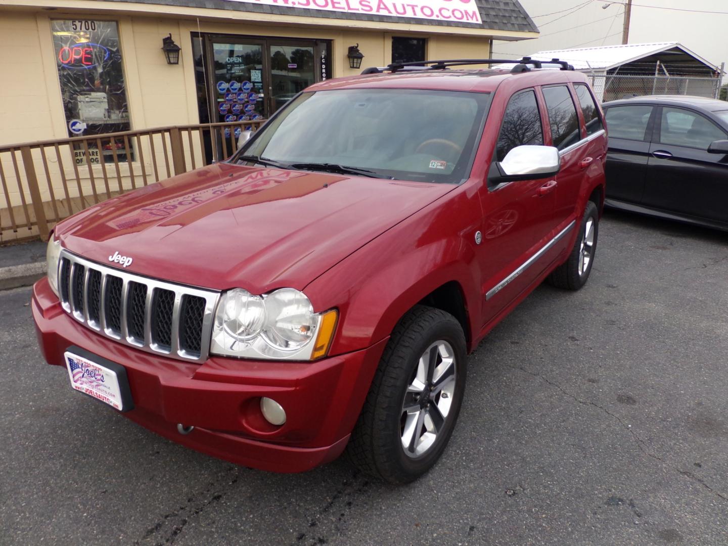 2006 Red Jeep Grand Cherokee (1J8HR68276C) , located at 5700 Curlew Drive, Norfolk, VA, 23502, (757) 455-6330, 36.841885, -76.209412 - Photo#5